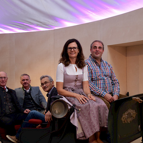 Bild WMP: Der Ausschuss des Vereins Glockendorf Waidring: Andrea Kogler, Andreas Kals, Hans Steiner, Christian Foidl und Klaus Reiter